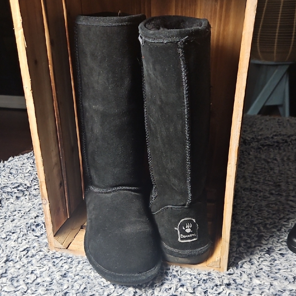 2/$100 - Bearpaw Emma Tall Sheepskin Lined Suede Leg Boots, Size 8- Must Bundle.